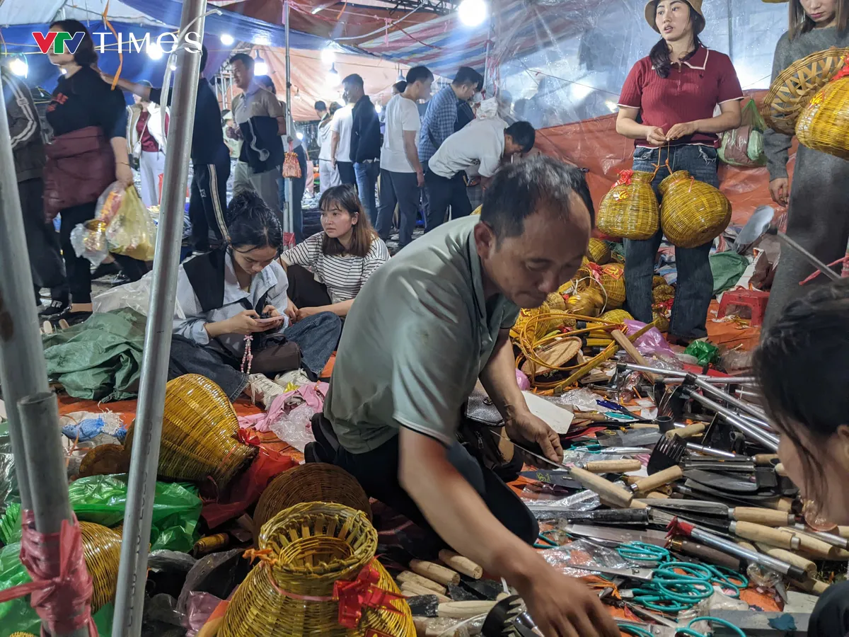 Chợ Viềng &ndash; phi&ecirc;n chợ của k&yacute; ức v&agrave; niềm tin đầu xu&acirc;n - Ảnh 3.