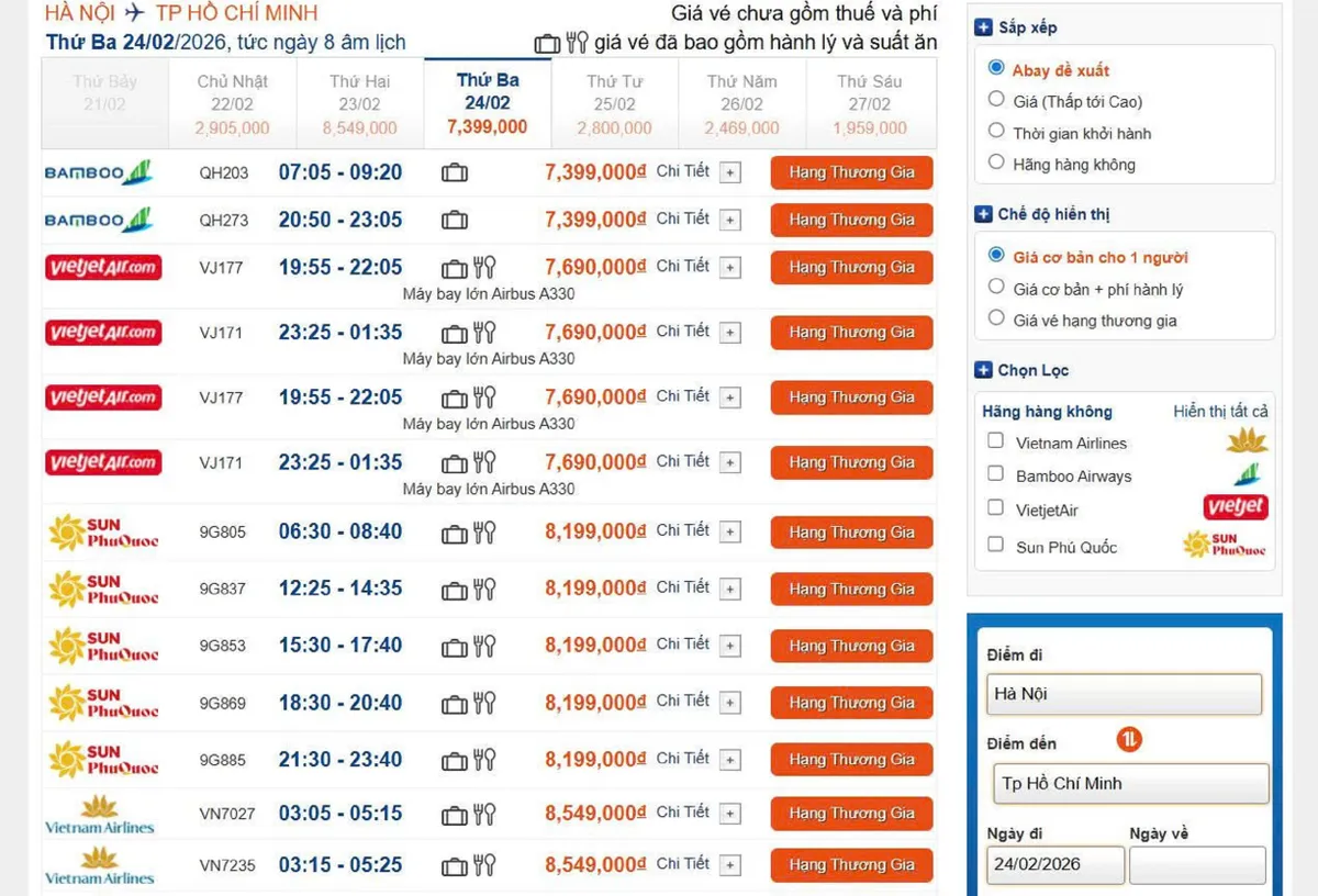 Gi&aacute; v&eacute; m&aacute;y bay H&agrave; Nội - TP Hồ Ch&iacute; Minh tăng vọt sau Tết - Ảnh 1.