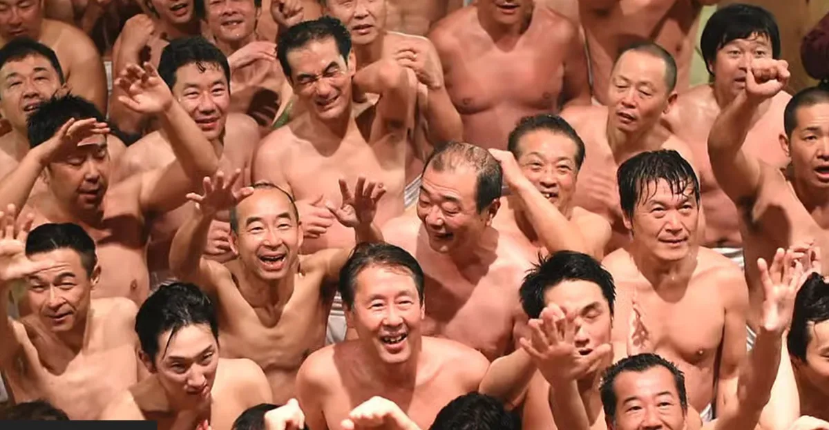 Xô đẩy tại “Lễ hội Khỏa thân” ở Nhật Bản khiến một số người nhập viện - Ảnh 1.