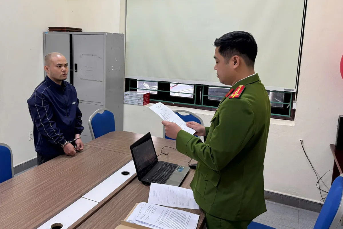 T&oacute;m gọn đối tượng mang dao đi cướp tiệm v&agrave;ng ở Quảng Ninh- Ảnh 1.