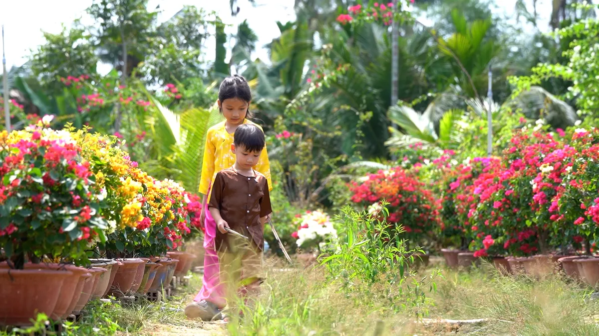 Nhạc sĩ Nguyễn Hải Phong v&agrave; hai con mở m&agrave;n &ldquo;Cha con vạn dặm&rdquo; bằng m&ugrave;a xu&acirc;n rực rỡ ở Ph&uacute; Sơn - Ảnh 5.