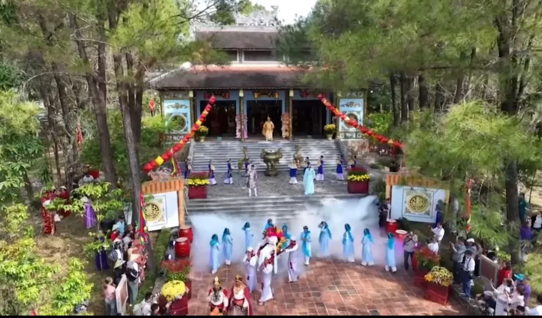 Khai hội đền Huyền Tr&acirc;n C&ocirc;ng ch&uacute;a- Ảnh 2.