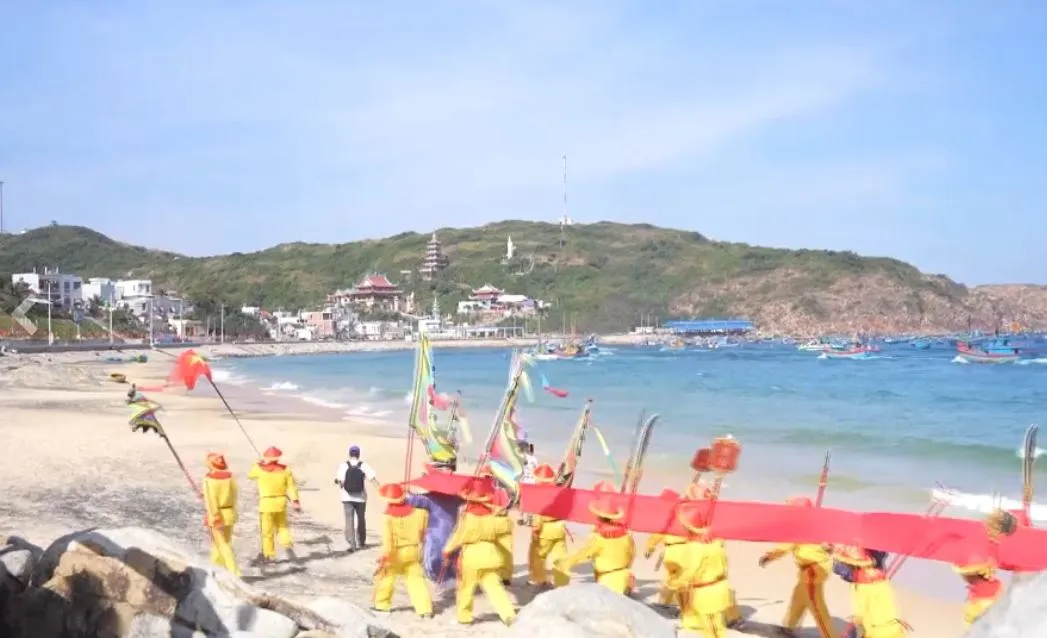 N&eacute;t đẹp văn h&oacute;a miền biển qua lễ hội Cầu ngư- Ảnh 1.
