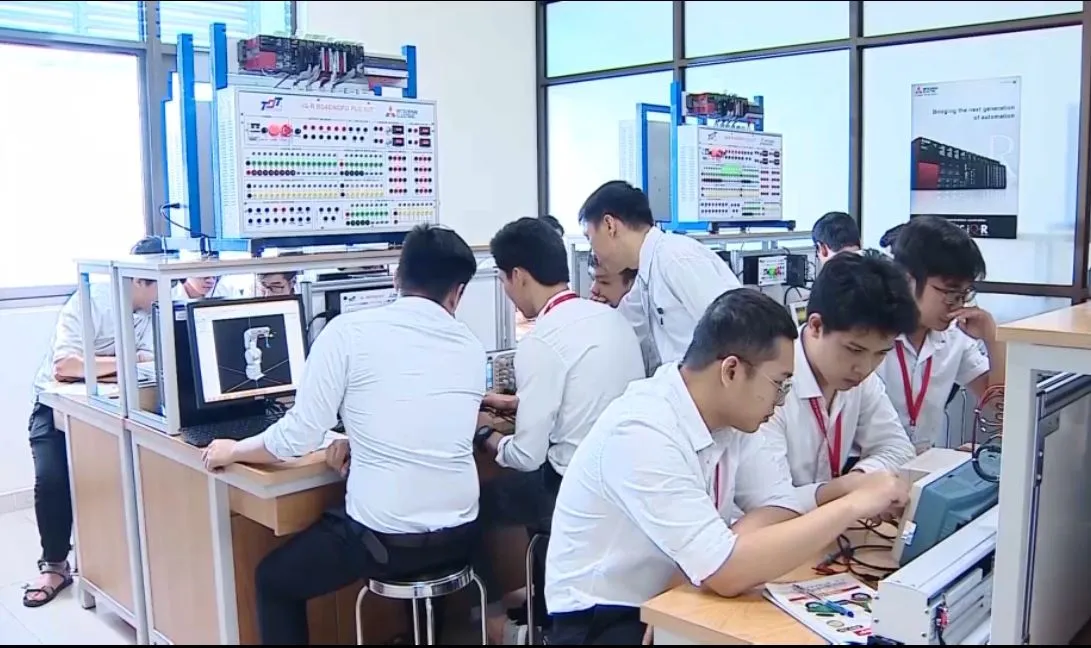 Cầu nối tri thức to&agrave;n cầu- Ảnh 2.