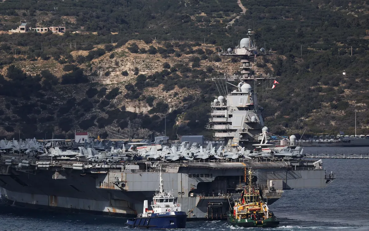 Tàu sân bay USS Gerald R. Ford cập cảng Souda Bay trên đảo Crete, Hy Lạp, ngày 23/2/2026 (Ảnh: Reuters)