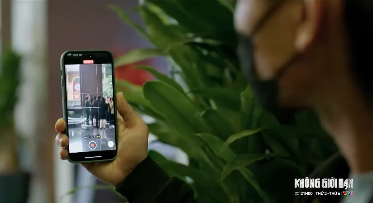 Không giới hạn - Tập 13: Sóng gió ập đến, Phúc nhận được yêu cầu "khó đỡ" của vợ- Ảnh 4. Không giới hạn - Tập 13: Sóng gió ập đến, Phúc nhận được yêu cầu "khó đỡ" của vợ- Ảnh 4.