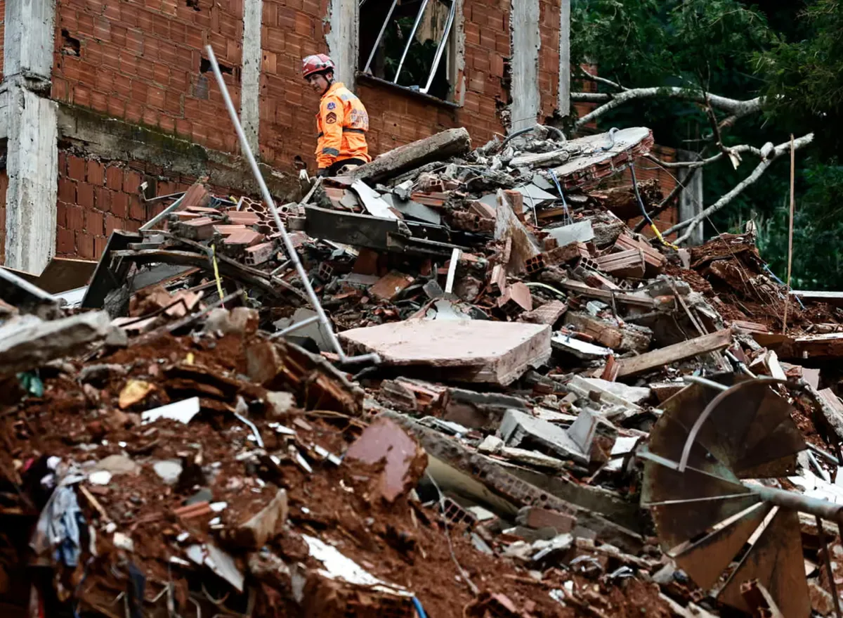 Mưa lớn lịch sử tại Brazil, ít nhất 30 người thiệt mạng - Ảnh 1.