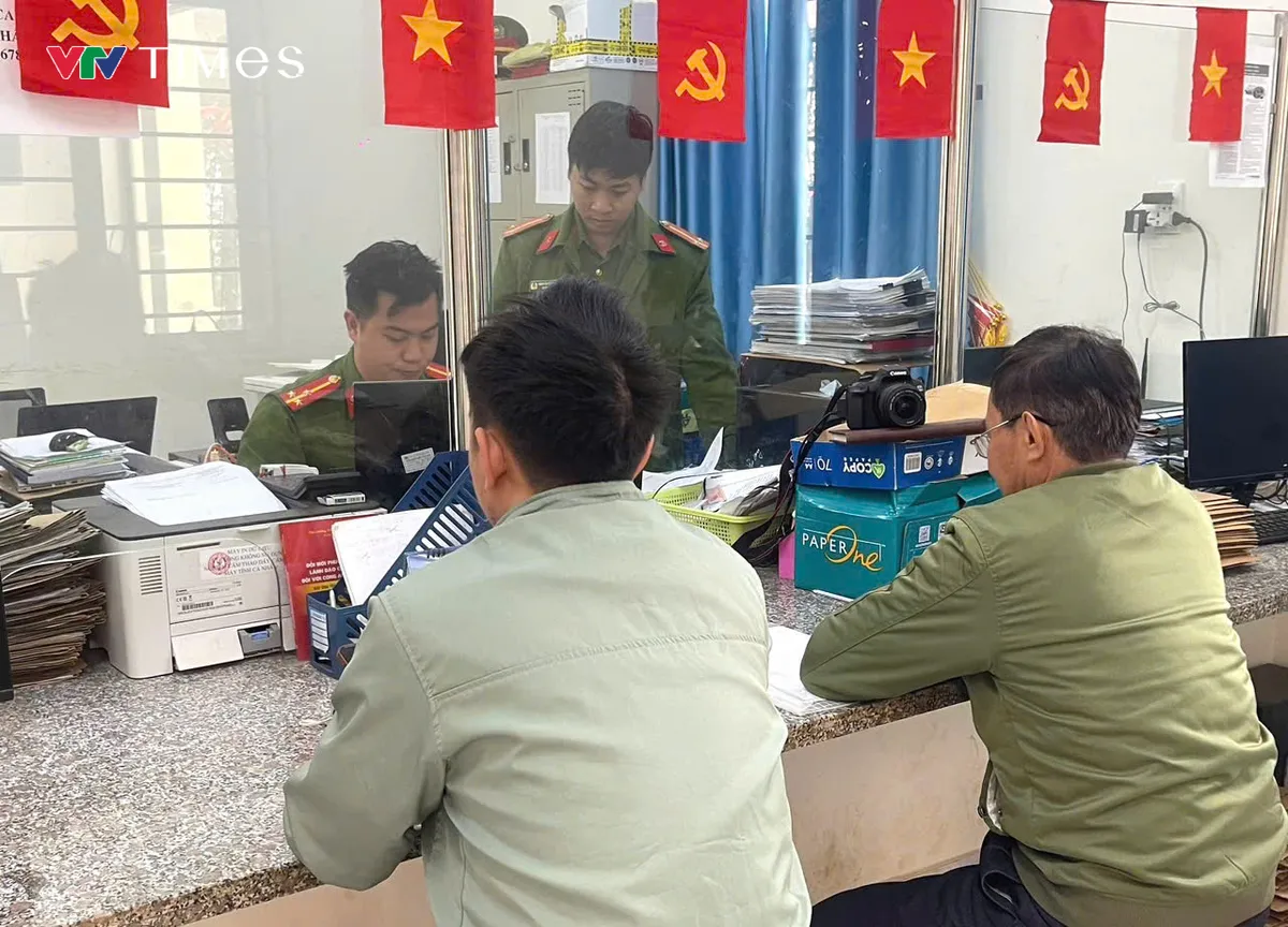 Lâm Đồng: Công an xã bắt nhịp công việc, tận tâm phục vụ Nhân dân ngay sau Tết - Ảnh 1.