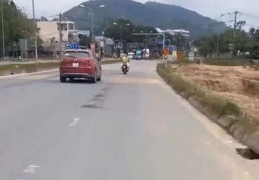 CSGT kịp thời hỗ trợ nhiều trường hợp nguy cấp đi cấp cứu - Ảnh 2.