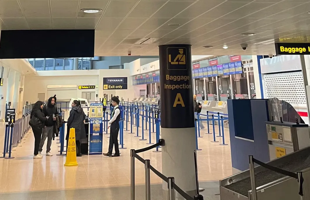 Anh &aacute;p dụng giấy ph&eacute;p du lịch điện tử cho du kh&aacute;ch từ 85 quốc gia - Ảnh 1.