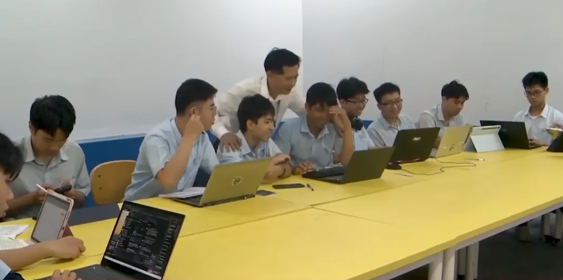 Kh&aacute;t vọng chinh phục tr&iacute; tuệ nh&acirc;n tạo của học sinh phổ th&ocirc;ng Việt Nam- Ảnh 2.