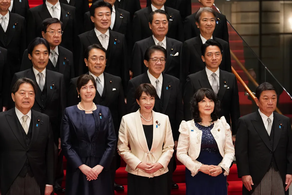 Thủ tướng Nhật Bản Sanae Takaichi chịu sức ép liên quan việc tặng quà nghị sĩ - Ảnh 1.