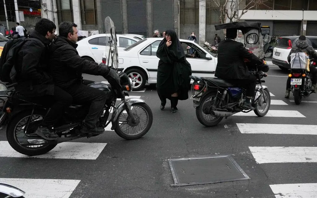 Đường phố Tehran, Iran ngày 24/2/2026 (Ảnh: AP)