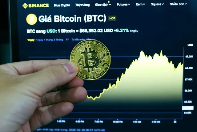 Bitcoin bật tăng mạnh, &aacute;p s&aacute;t mốc 70.000 USD khi t&acirc;m l&yacute; thị trường cải thiện- Ảnh 1.