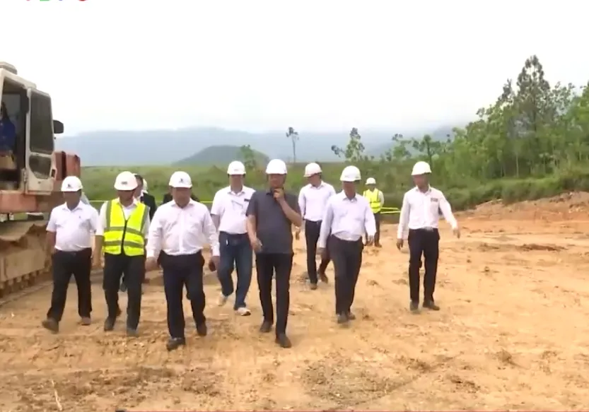 Đẩy nhanh tiến độ dự &aacute;n kết nối V&agrave;nh đai ph&iacute;a T&acirc;y đến cao tốc La Sơn &ndash; T&uacute;y Loan- Ảnh 2.