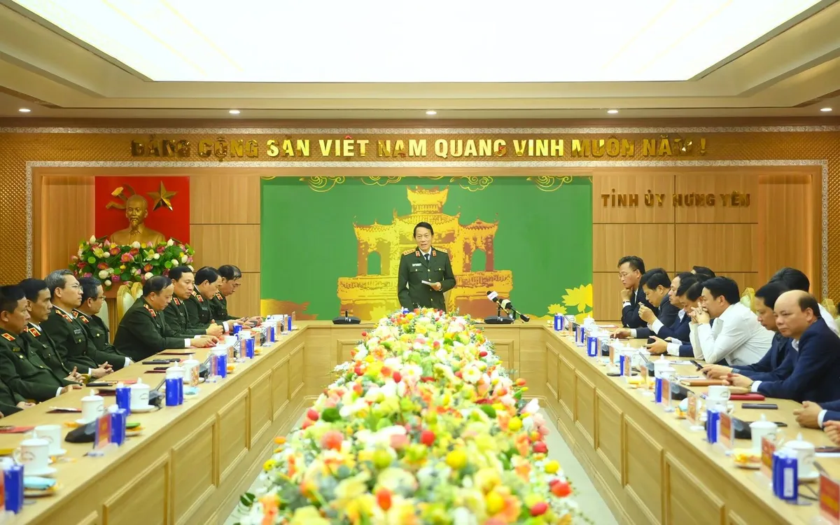 Bộ trưởng Lương Tam Quang thăm, chúc Tết tỉnh Hưng Yên.