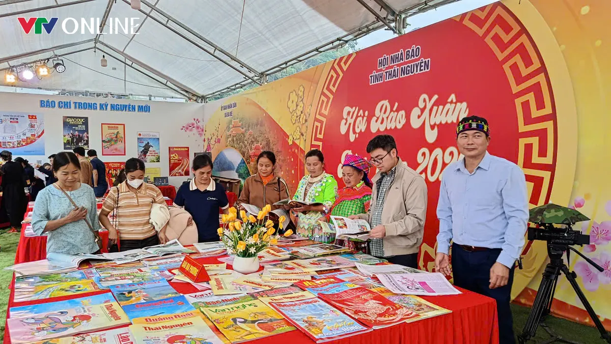 Ba Bể lung linh sắc màu ngày hội xuân - Ảnh 9.