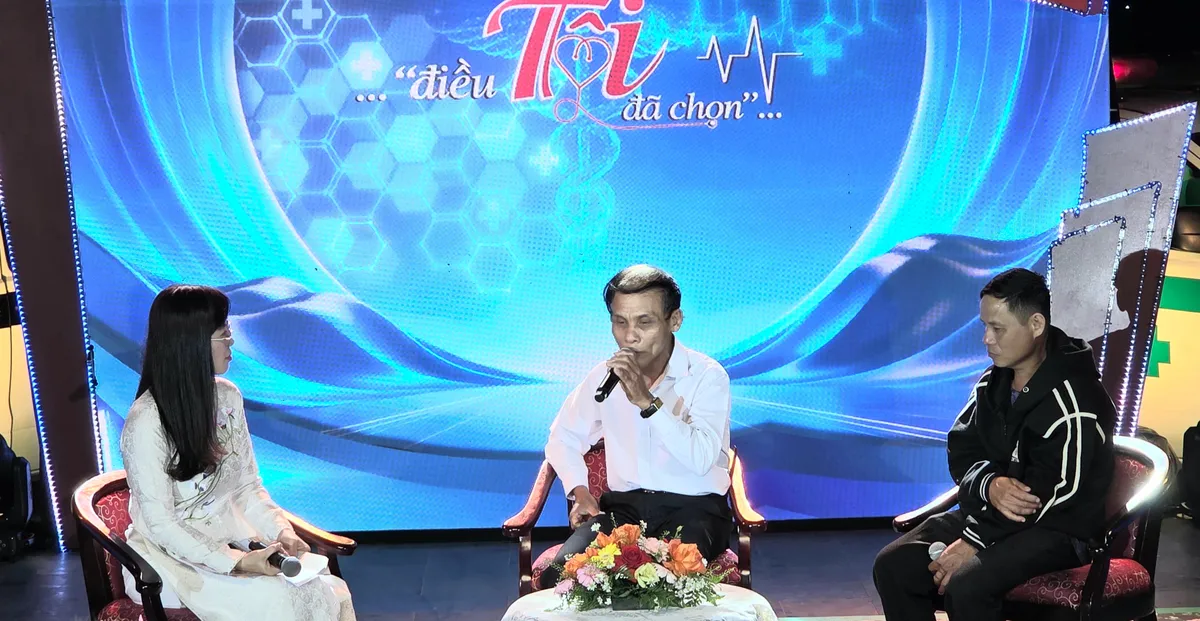 "Điều t&ocirc;i đ&atilde; chọn": Đ&ecirc;m giao lưu - nghệ thuật v&agrave; những c&acirc;u chuyện cảm động về nghề y- Ảnh 4.