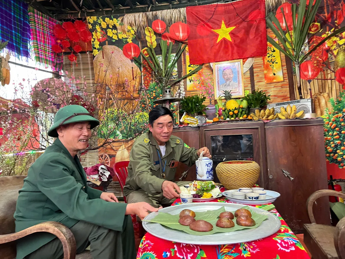 Về Thủ đ&ocirc; Gi&oacute; ng&agrave;n, n&aacute;o nức trẩy hội Lồng Tồng x&atilde; Ph&uacute; Đ&igrave;nh - Ảnh 11.