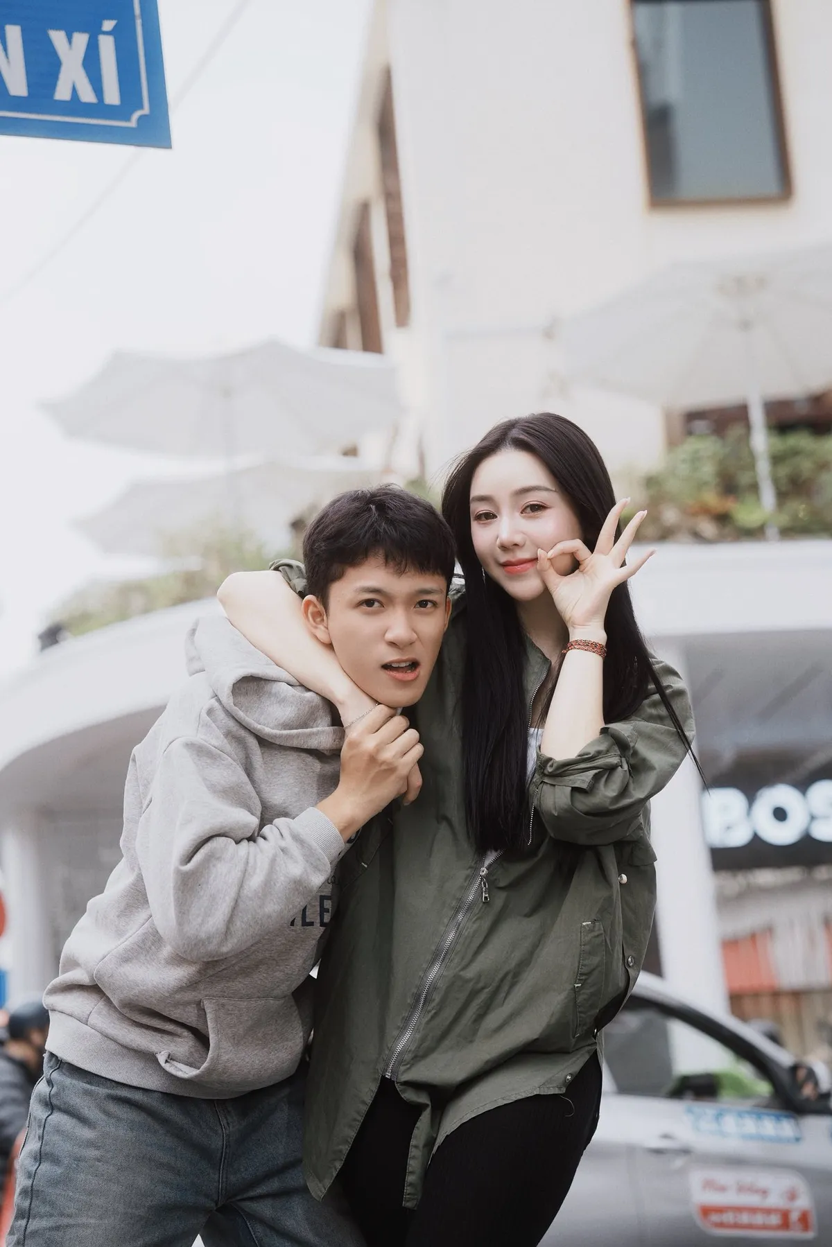 Quỳnh Kool quấn quýt bên hai em ruột ở hậu trường Bước chân vào đời - Ảnh 10.