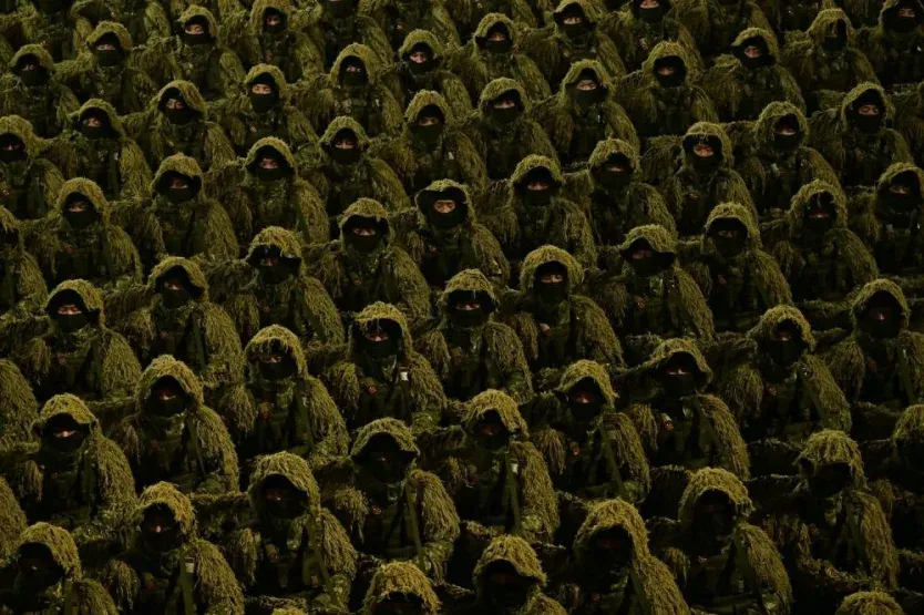 14.000 binh sĩ Triều Ti&ecirc;n diễu binh mừng th&agrave;nh c&ocirc;ng của Đại hội đảng Lao động - Ảnh 4.