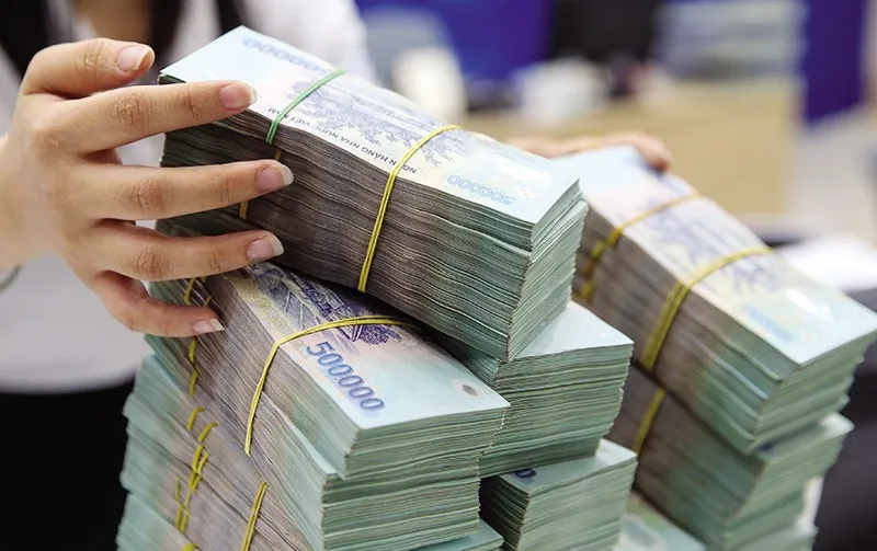 Ng&acirc;n h&agrave;ng Nh&agrave; nước h&uacute;t r&ograve;ng hơn 60.000 tỷ đồng sau Tết, l&atilde;i suất li&ecirc;n ng&acirc;n h&agrave;ng lao dốc về 2,8%- Ảnh 1.