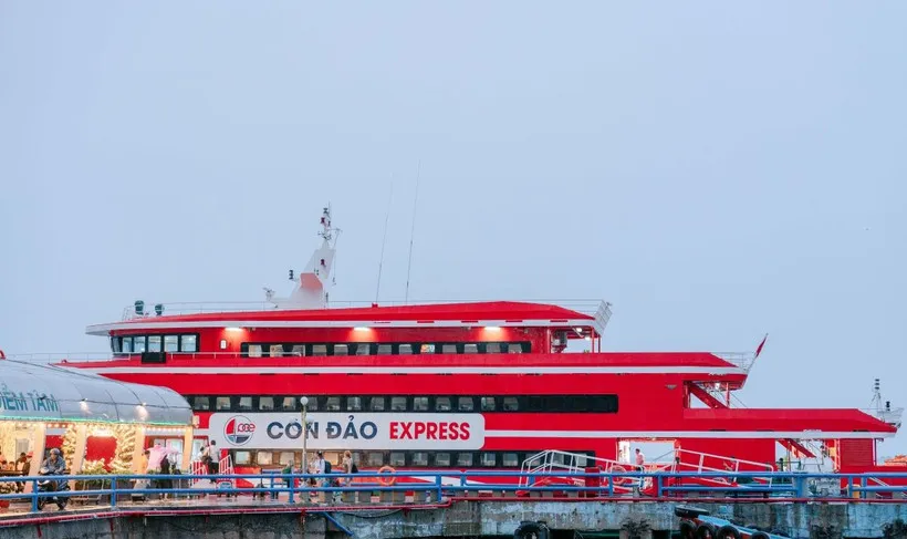 Tàu cao tốc Vũng Tàu - Côn Đảo hoạt động trở lại sau hơn 5 tháng tạm ngưng - Ảnh 1.