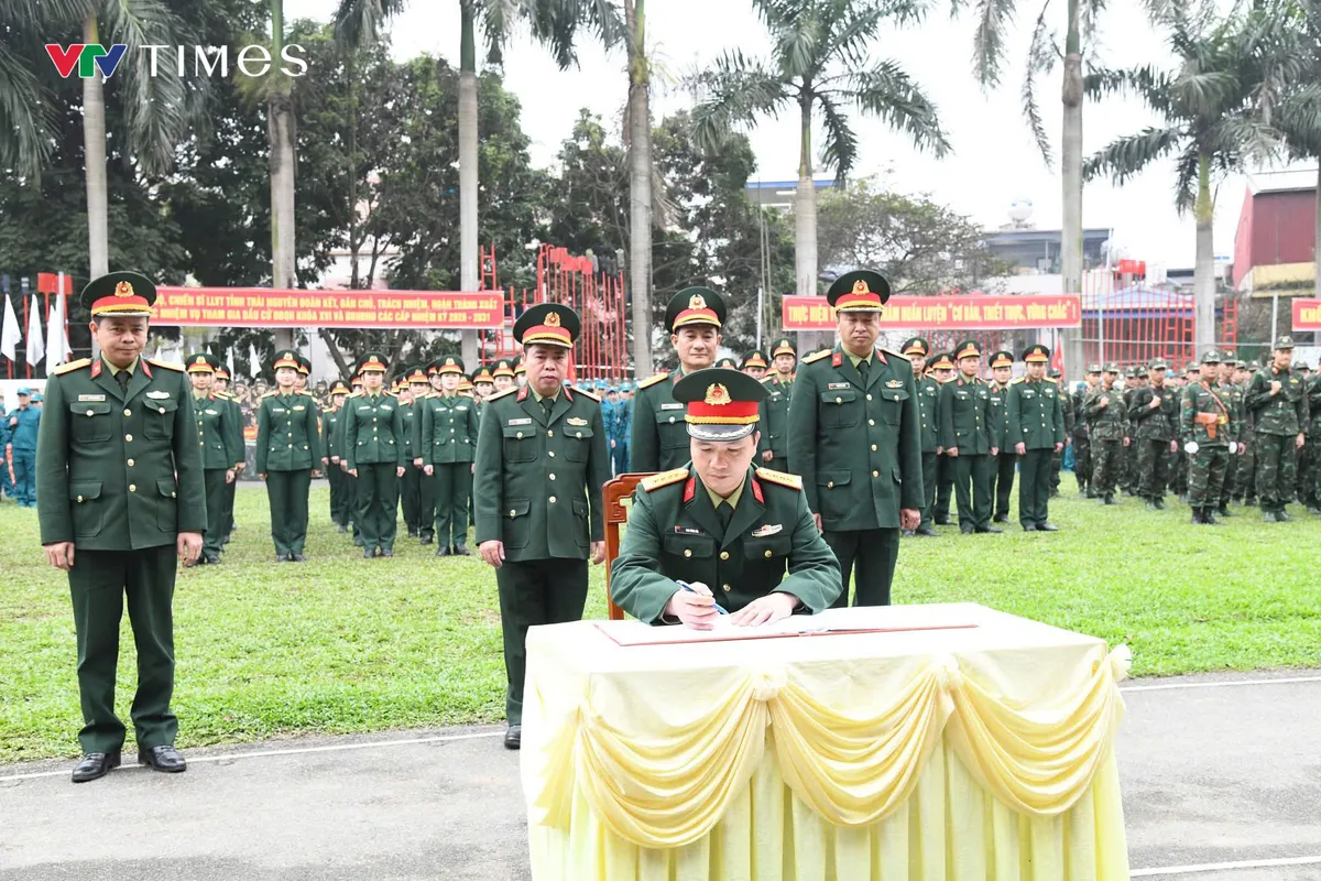 Thái Nguyên: Lực lượng vũ trang tỉnh đồng loạt ra quân huấn luyện năm 2026 - Ảnh 3.