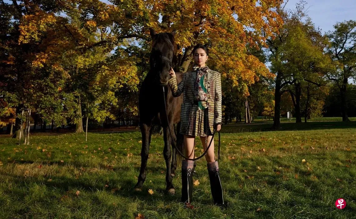 Thái Y Lâm quay MV ở Prague bù lại thiếu sót 23 năm trước - Ảnh 3.