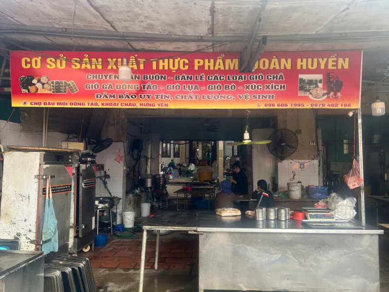 Khởi tố chủ cơ sở sản xuất gi&ograve; chả d&ugrave;ng h&agrave;n the ở Hưng Y&ecirc;n, thu giữ hơn 1,2 tấn - Ảnh 1.