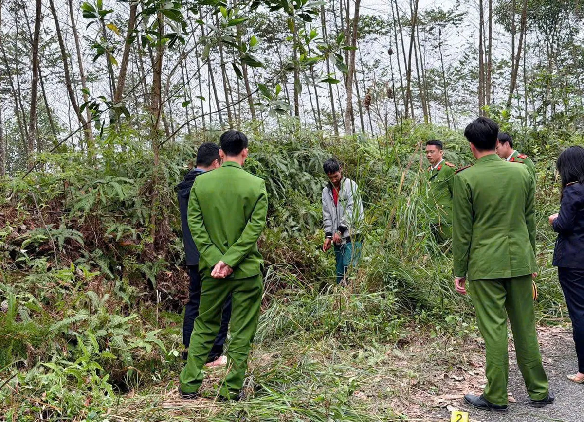 C&ocirc;ng an tỉnh Ph&uacute; Thọ khen thưởng đột xuất th&agrave;nh t&iacute;ch ph&aacute; nhanh vụ &aacute;n trong dịp Tết- Ảnh 3.