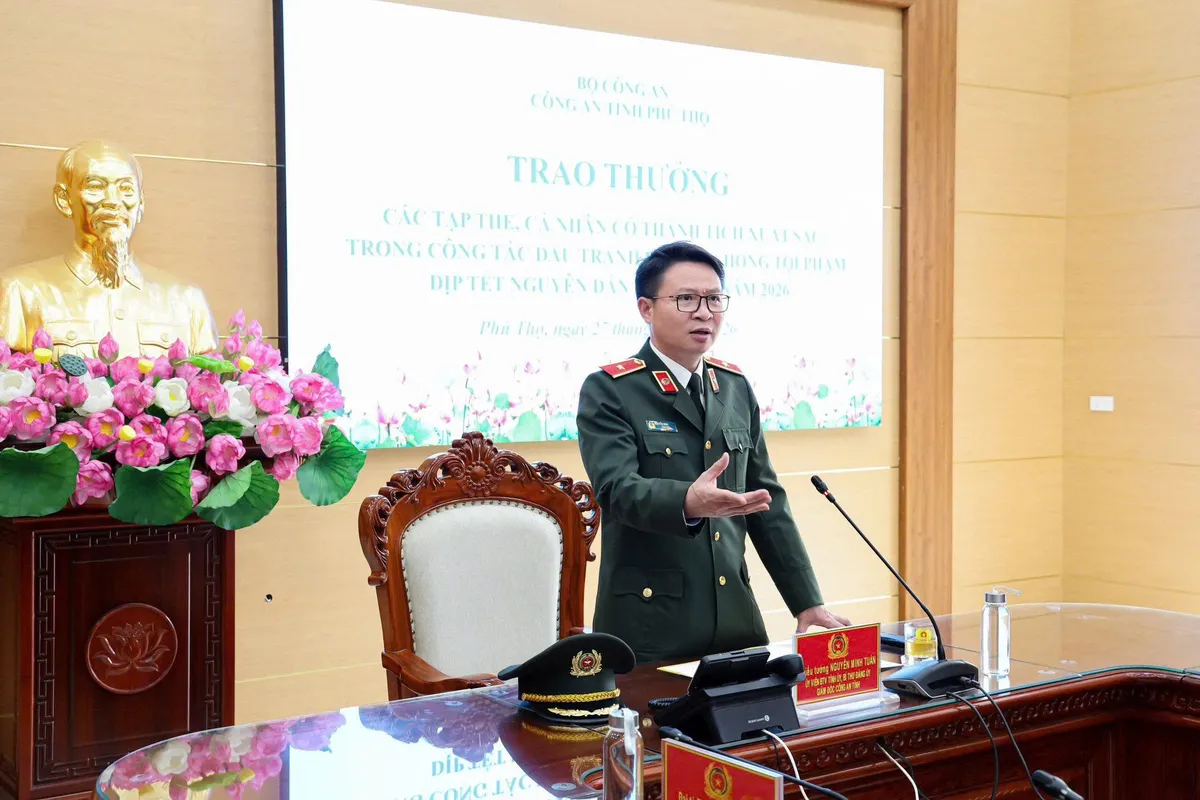 C&ocirc;ng an tỉnh Ph&uacute; Thọ khen thưởng đột xuất th&agrave;nh t&iacute;ch ph&aacute; nhanh vụ &aacute;n trong dịp Tết- Ảnh 1.