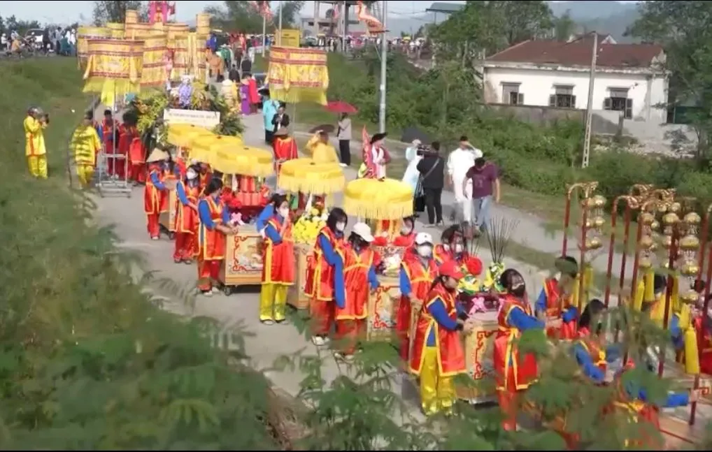 Giữ g&igrave;n thuần phong mỹ tục qua c&aacute;c lễ hội- Ảnh 1.