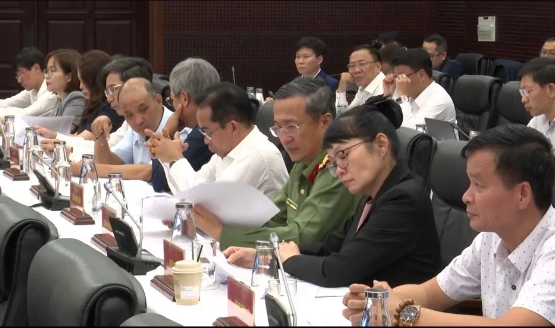 Thủ tướng Ch&iacute;nh phủ l&agrave;m việc với Ban Thường vụ Th&agrave;nh ủy Đ&agrave; Nẵng- Ảnh 2.