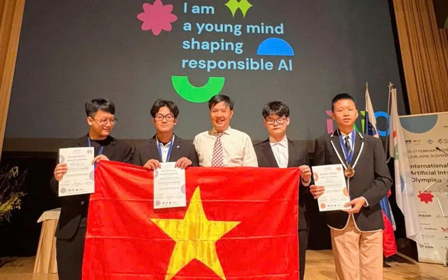 Bốn thí sinh của đội tuyển Việt Nam tham dự kỳ thi IAIO 2026.

