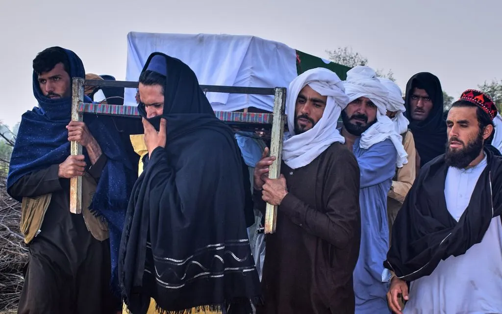 Afghanistan tuyên bố bắn rơi chiến đấu cơ Pakistan, giao tranh vẫn tiếp diễn - Ảnh 1.