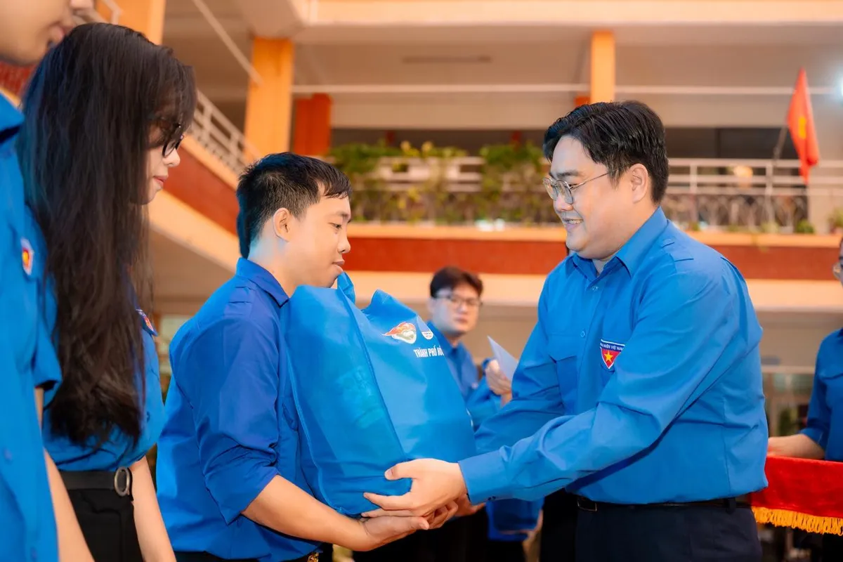 TP Hồ Chí Minh khởi động tháng thanh niên với các công trình ý nghĩa vì cộng đồng - Ảnh 2.