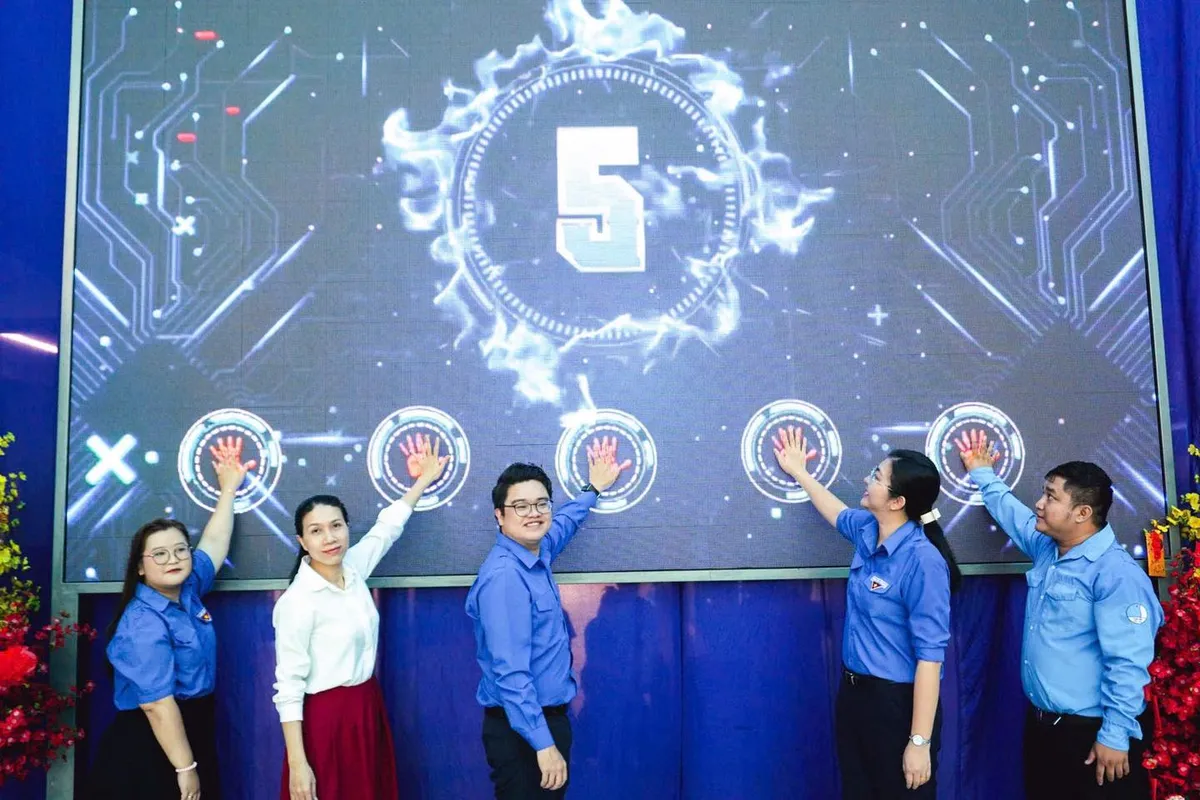 TP Hồ Chí Minh khởi động tháng thanh niên với các công trình ý nghĩa vì cộng đồng - Ảnh 1.