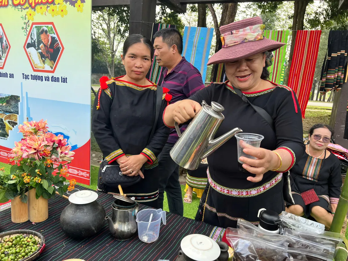 Khai mạc &ldquo;Sắc Xu&acirc;n tr&ecirc;n mọi miền Tổ quốc&rdquo; năm 2026: Hội tụ tinh hoa văn h&oacute;a 54 d&acirc;n tộc - Ảnh 5.