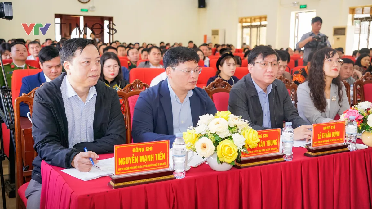 Ứng cử viên ĐBQH khóa XVI tiếp xúc cử tri Đơn vị bầu cử số 1 Lạng Sơn - Ảnh 3.