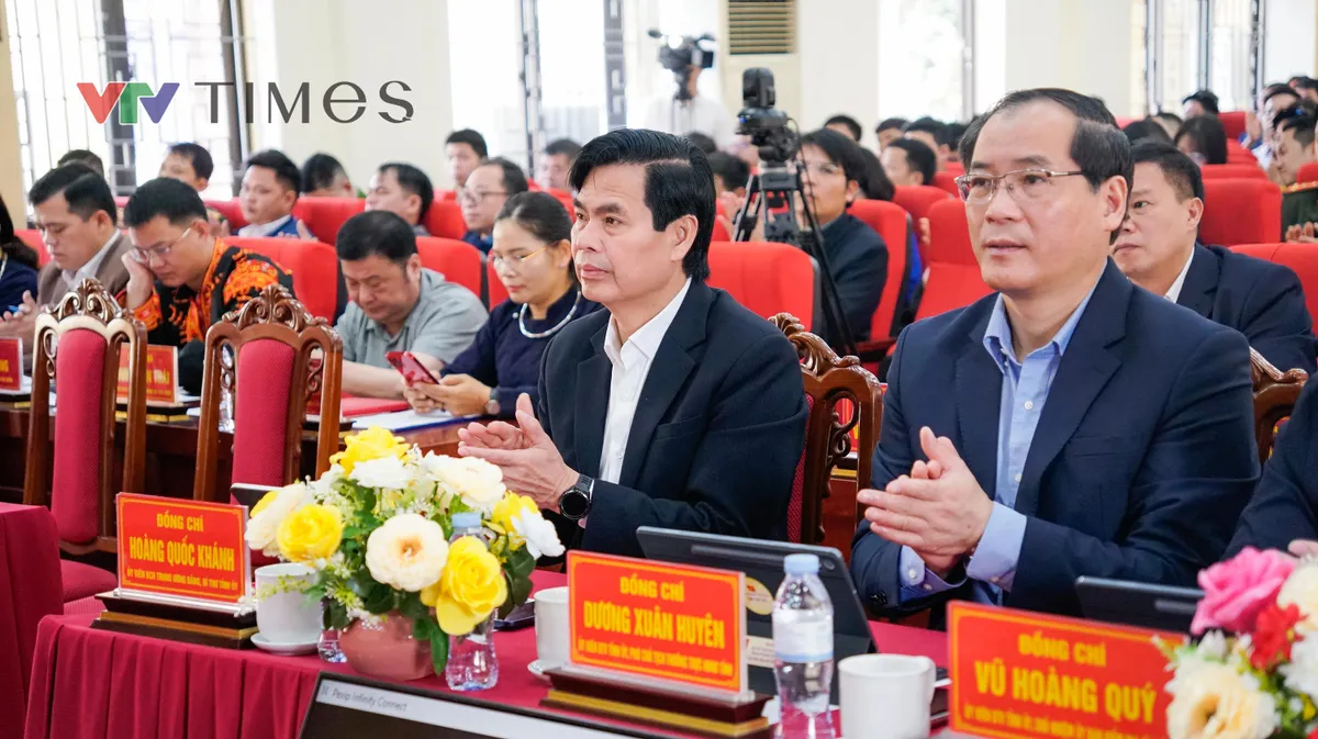 Ứng cử viên ĐBQH khóa XVI tiếp xúc cử tri Đơn vị bầu cử số 1 Lạng Sơn - Ảnh 2.