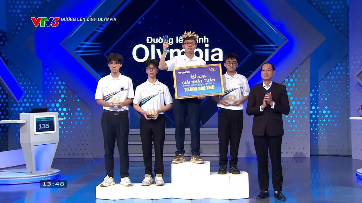 Đường lên đỉnh Olympia: Vượt các đối thủ mạnh, nam sinh Quảng Trị giành vòng nguyệt quế- Ảnh 9. Đường lên đỉnh Olympia: Vượt các đối thủ mạnh, nam sinh Quảng Trị giành vòng nguyệt quế- Ảnh 9.