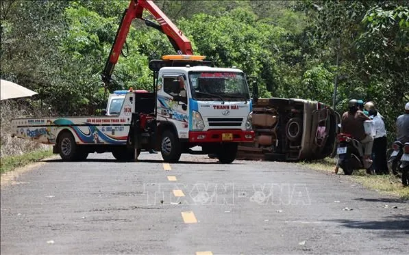 Hiện trường tai nạn giao thông khiến 2 bà cháu tử vong.Ảnh: TTXVN