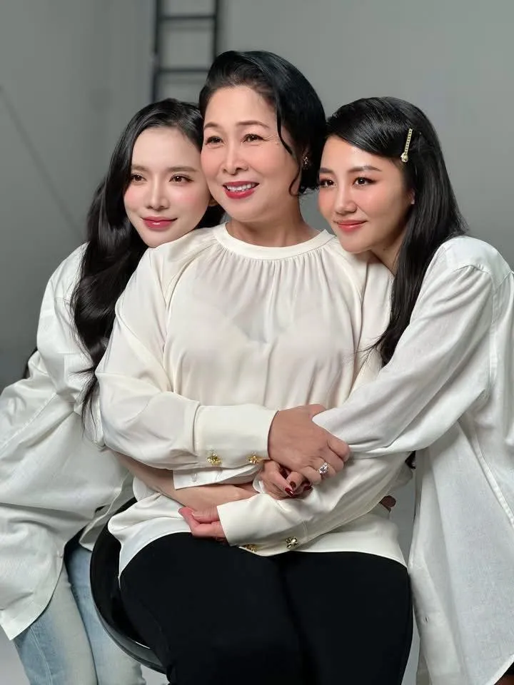 Điểm tin sao Việt: Phương Anh Đào, Tuấn Trần, Quách Ngọc Ngoan tri ân bà con làng biển - Ảnh 4.