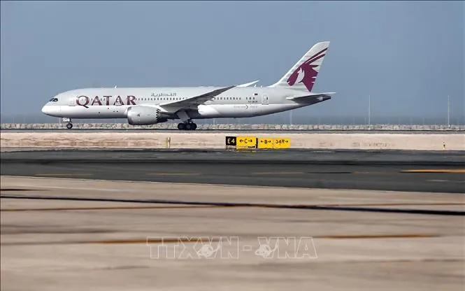 Máy bay của Hãng hàng không Qatar Airways. Ảnh tư liệu: AFP/TTXVN
