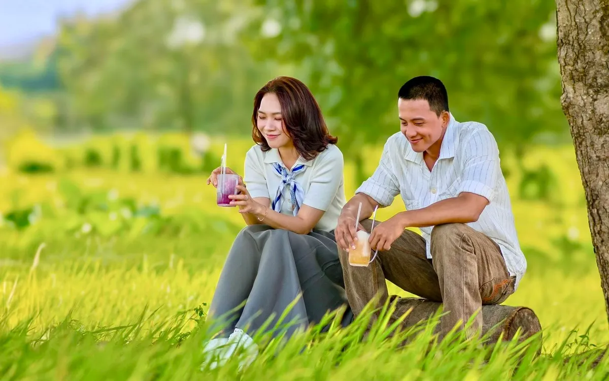 Mỹ Tâm và Mai Tài Phến thân thiết trong phim. (Ảnh: FBNV)