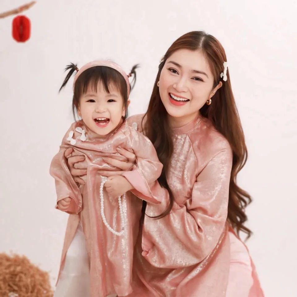 Điểm tin sao Việt: Phương Anh Đào, Tuấn Trần, Quách Ngọc Ngoan tri ân bà con làng biển - Ảnh 7.