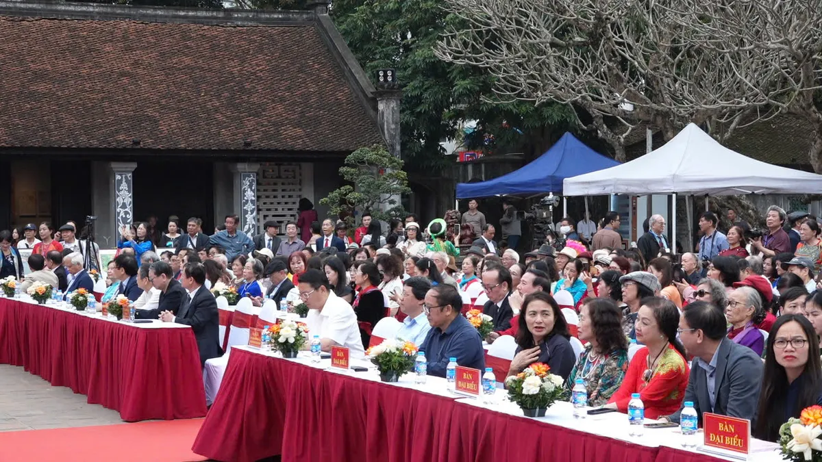 Ng&agrave;y Thơ H&agrave; Nội: Kh&aacute;t vọng Thủ đ&ocirc; "Vươn m&igrave;nh ra biển lớn" - Ảnh 2.