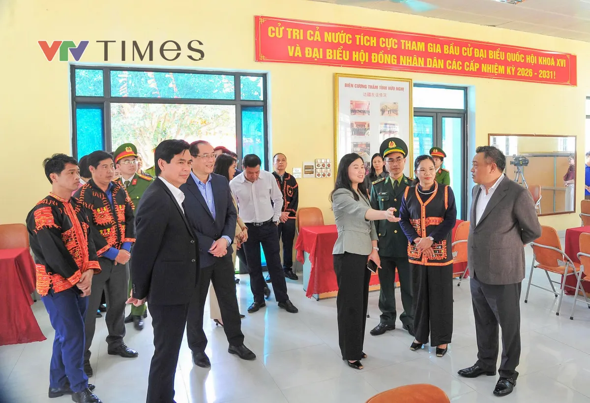 Lạng Sơn: Kiểm tra c&ocirc;ng t&aacute;c chuẩn bị bầu cử tại 2 x&atilde; Lộc B&igrave;nh v&agrave; Mẫu Sơn - Ảnh 2.