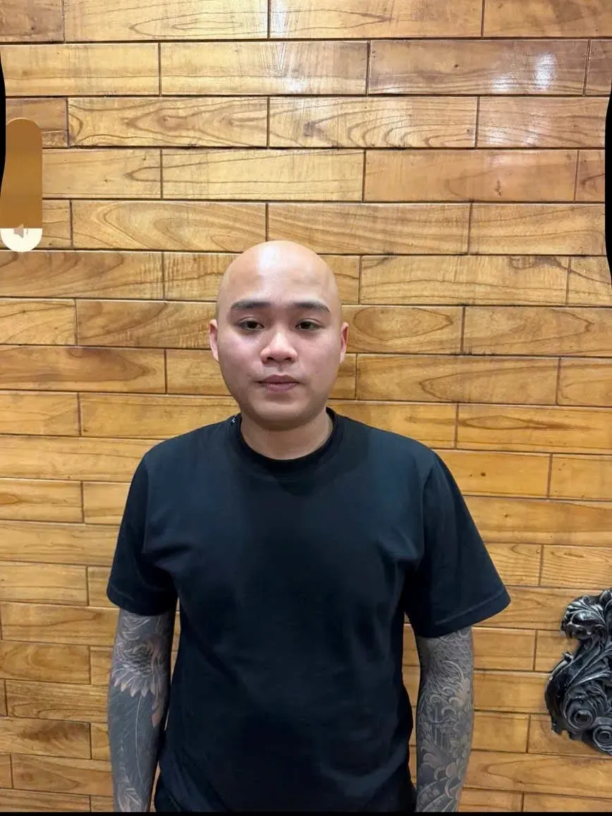 C&ocirc;ng an x&atilde; Nội B&agrave;i vận động đối tượng truy n&atilde; Nguyễn Gia Phong ra đầu th&uacute;- Ảnh 1.